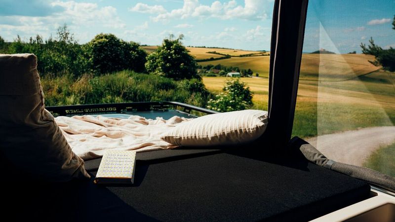 Der Columbus Liner bezieht das Dach samt Dachterrasse in den Wohnbereich mit ein. (Bild: Westfalia)