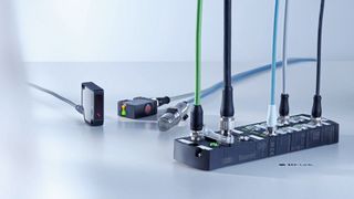 The complete IO-Link package makes the difference. When the interaction of sensors, powerful masters, and a manufacturer-independent configuration tool is seamless, significantly enhanced machine performance is possible. (Image:Baumer)