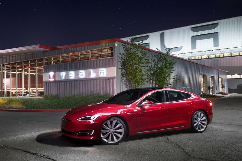 Mit dem Model S gelang Tesla im Jahr 2012 der vorläufige Durchbruch. In Zukunft haben die Kalifornier auch den Massenmarkt im Blick. (Tesla)