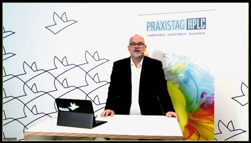 LABORPRAXIS-Chefredakteur Marc Platthaus begrüßt zum ersten digitalen Praxistag HPLC. (LABORPRAXIS)