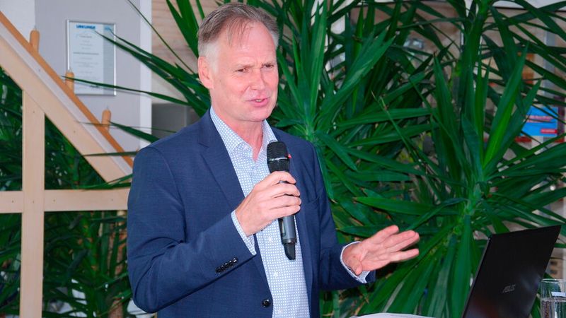 Stefan Lobenstein, Handwerkskammer-Präsident Erfurt, beschrieb den Wandel in der Gesellschaft. (Bild: Wenz|»Fahrzeug+Karosserie«)