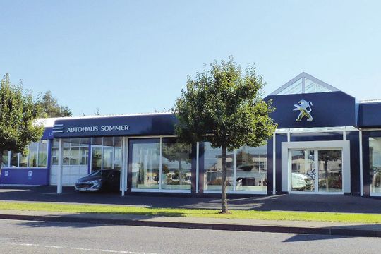 Mehr als eine schöne Fassade: Das Straßenhauser Autohaus Sommer hat auch seine IT-Landschaft grundlegend modernisiert. Mehr als eine schöne Fassade: Das Straßenhauser Autohaus Sommer hat auch seine IT-Landschaft grundlegend modernisiert.