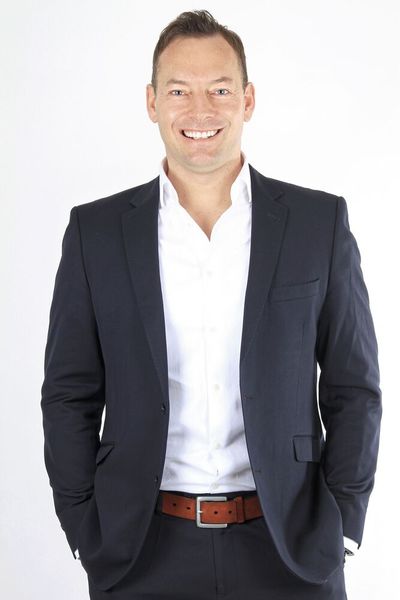 Nils Horstmann, Gründer und Geschäftsführer von eviom GmbH, spricht über  „Internationales B2B Marketing – Wer übersetzt, verliert“.   Das Statement finden Sie hier in unserem ausführlichen Trenddossier 2023: Hier geht’s zum Trenddossier 2023.  (Bild: Nils Horstmann)