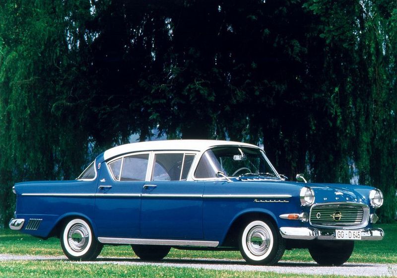 Für den Opel Kapitän, der von 1938 bis 1970 produziert wurde, liegen die Preise bei über 19.000 Euro. Das Bild zeigt das Modell von 1958. (Opel)