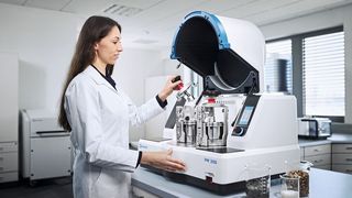 Planeten-Kugelmühle PM 300  (Bild: ©OliverBellendir, Retsch)