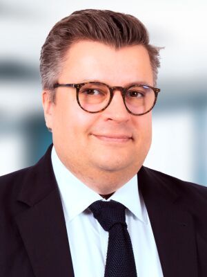 Sebastian Cler, Vorstand Sales und Operations bei SpaceNet, ordnet darin die Ergebnisse der aktuellen Bitkom-Studie Rechenzentren in Deutschland: KI treibt das Wachstum ein.(Bild:  SpaceNet)