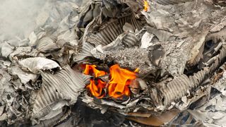 Eine der größten Herausforderungen in modernen Müllverbrennungsanlagen, ist der Umgang mit der sehr heißen Asche. (©digitalwhiz - stock.adobe.com)