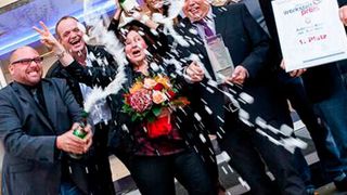 Der Deutsche Werkstattpreis wird dieses Jahr zum zehnten Mal verliehen. Im Bild ist der Sieger von 2013, das Autohaus Voss aus Rosendahl. (Bild: VBM)