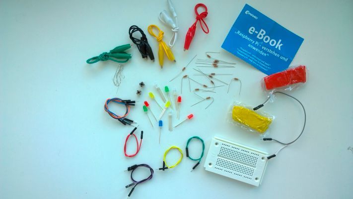 Conrad Adventskalender Raspberry Pi: alle Bauteile auf einen Blick (Bild: Margit Kuther)