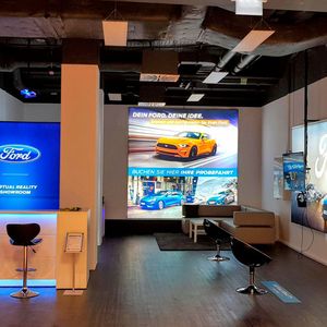 Der Extended Virtual Reality Store der Hessengarage ist gut 60 Quadratemeter groß.(Bild:  Autoactiva)