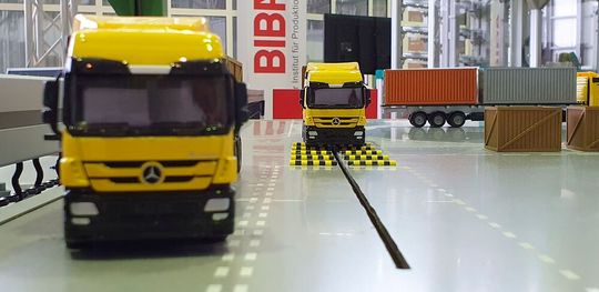 Detailaufname: Der Modell-Demonstrator des Projektes SaSCh in der BIBA-Forschungshalle(Bild:  Sabine Nollmann)