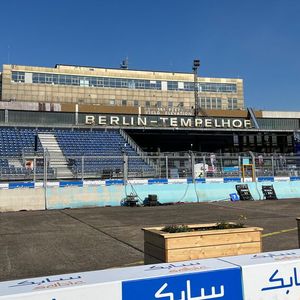 Am vergangenen Wochenende machte die elektrische Rennserie Formel E Halt am ehemaligen Berliner Flughafen Tempelhof.(Bild:  Simon – »kfz-betrieb«)