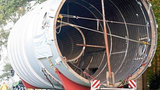 Transport eines zur Gasreinigung eingesetzten Wirblers mit 105 t Gewicht auf einem CombiMAX von Faymonville  (famyonville / Benoit Mahaux)