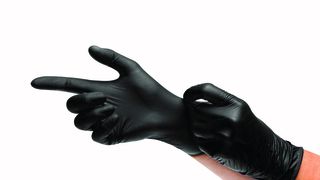 Die Produktlinie Epiderm Protect von Ampri kombiniert hochwirksamen Handschutz mit der Vorsorge vor Unverträglichkeiten und Allergien  (Bild: Ampri)