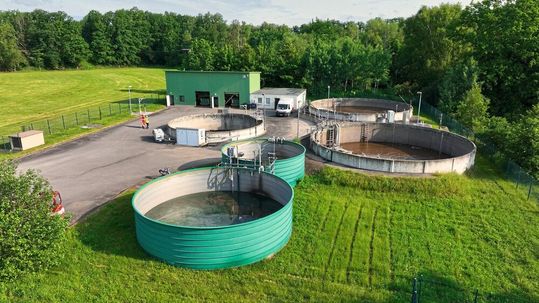 Kläranlage Colditz im Landkreis Leipzig: Hier setzt Veolia Wasser Deutschland auf moderne Online-Analytik, um die verschärften Anforderungen der EU-Kommunalabwasserrichtlinie KARL zuverlässig zu erfüllen.(Bild:  Endress + Hauser)