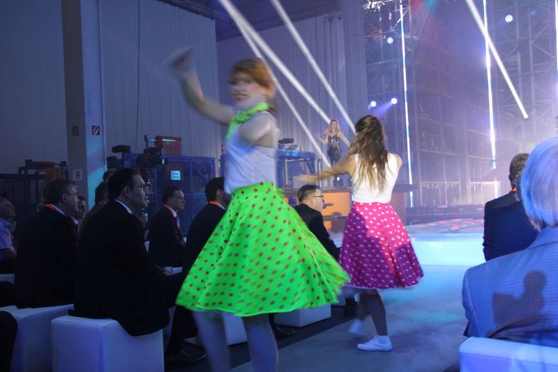 ...tanzend in Stimmung gebracht. (Bild: Schäfer)