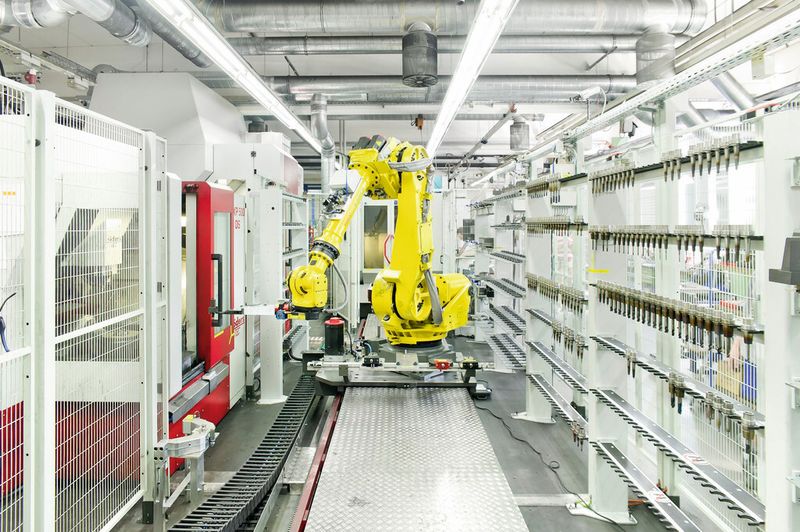 Bild 1: In Fertigungsbetrieben wird durch den Einsatz von Simulationssoftware das Bruchrisiko von Produktionswerkzeugen merklich vermindert. (Bild: Hofmann)