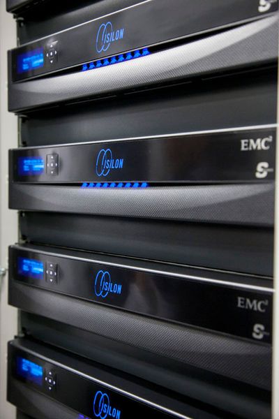 EMC Isilon Installation im zentralen Serverraum des rbb. (rbb)