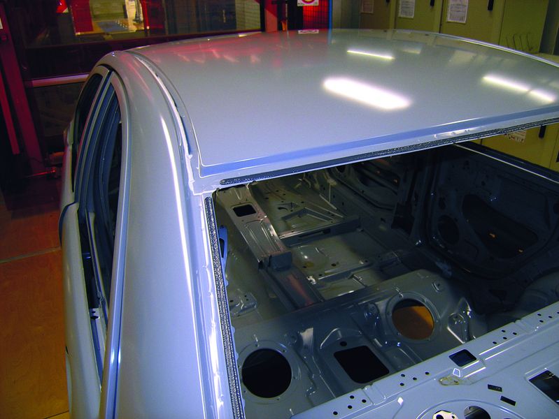 Bild 1: PVC-Dichtraupen an der Dachnaht. (Archiv: Vogel Business Media)
