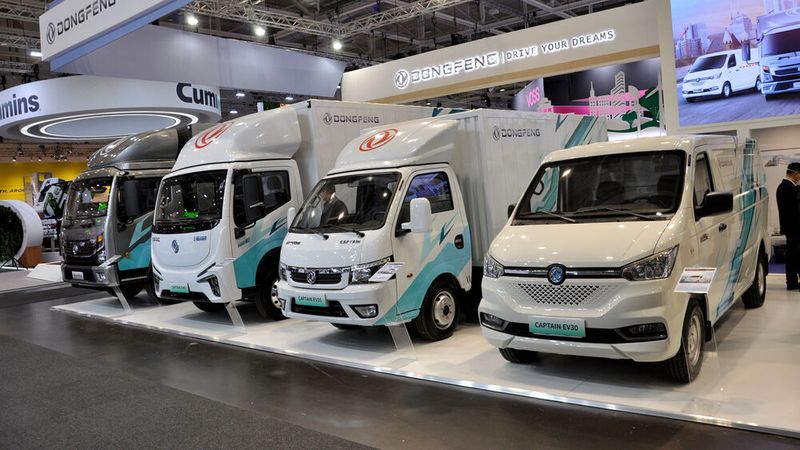 Der chinesische Autobauer Dongfeng brachte vier Modelle nach Hannover mit. (Bild: Wehner/Vogel Communications Group)
