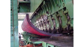 Bild 1: Blechbiege- und Kümpelpressen von Siempelkamp bringen eine Presskraft von bis zu 10000 t auf. (Archiv: Vogel Business Media)