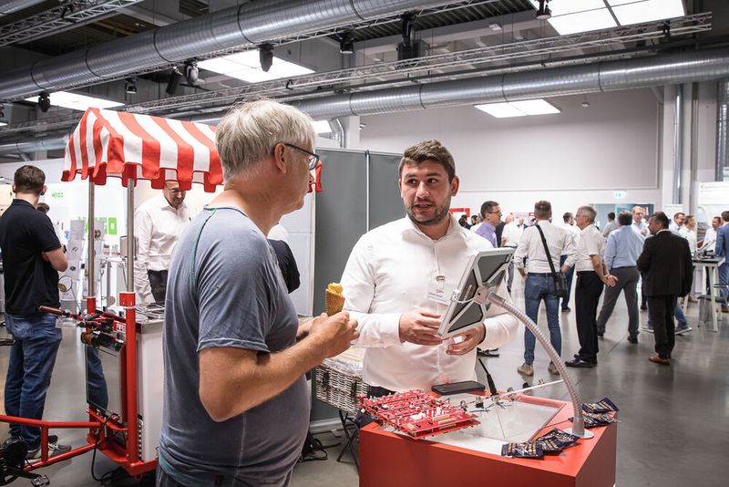 Steckverbinderkongress 2023 Tag 2: Kongress mit Trendthemen von PCF über DC-Steckverbinder, Hybridsteckverbinder, Qualifizierung, Single Pair Ethernet, Hands-on Workshops bis zu 3D-Druck und Konfektionierung. (Bild: Stefan Bausewein)