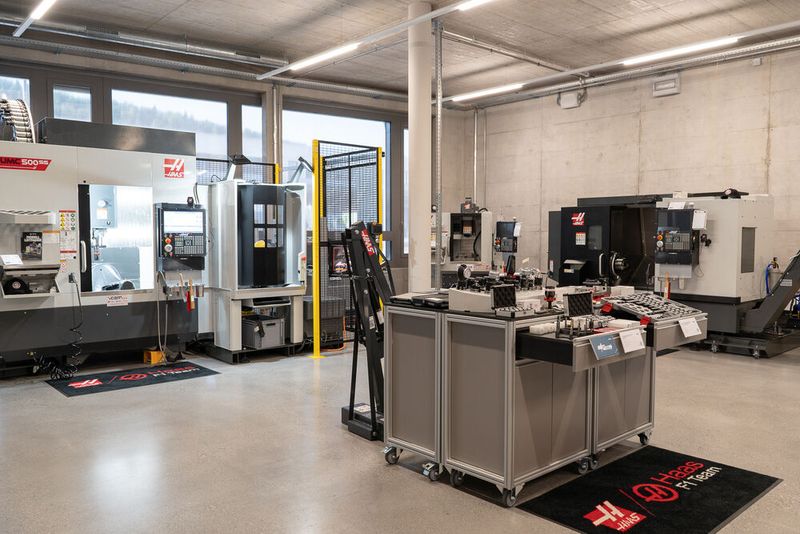 Als exklusive Vertriebspartnerin in der Schweiz befindet sich im Urma Experience Center das „Haas Factory Outlet Switzerland“.(Bild:  Urma AG)