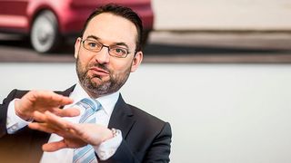 Christian Senger: „Wer heute einen Golf kauft, muss morgen auch einen ID kaufen.“ (VW)