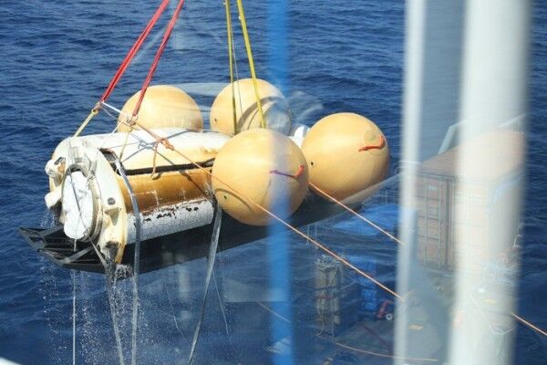 Das „Intermediate eXperimental Vehicle“ bzw. vorläufige experimentelle Raumfahrzeug der ESA absolvierte ein reibungsloses Wiedereintrittsmanöver mit anschließender Wasserung im Pazifischen Ozean westlich der Galapagos-Inseln (Bild: ESA)
