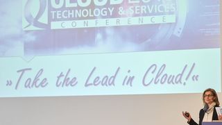 »TAKE THE LEAD IN CLOUD!« Unter diesem Motto eröffnet Daniela Schilling, Leiterin der Vogel IT-Akademie, die CLOUD Con 2019. (Bild: Vogel IT-Medien)