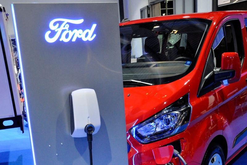 ...und das Interesse der Kunden auf die Elektromobilität lenken. (Bild: Wehner/»kfz-betrieb«)