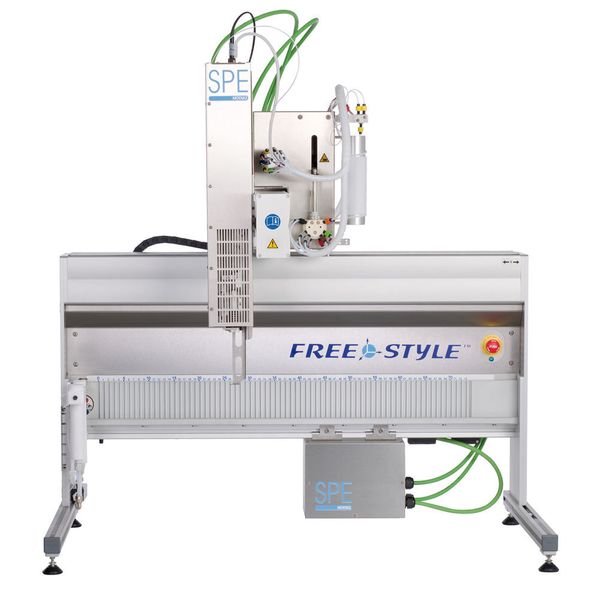 Abb.1: Um dem Laborpersonal die Arbeit zu erleichtern und den Aufwand für die zweifache Festphasenextraktion zu reduzieren, setzt das CVUA-MEL seit kurzem auf automatisierte Probenvorbereitung mit dem modularen Robotiksystem Freestyle bei der Bestimmung von Steroiden in Tierurin-Proben.  (LCTech GmbH)