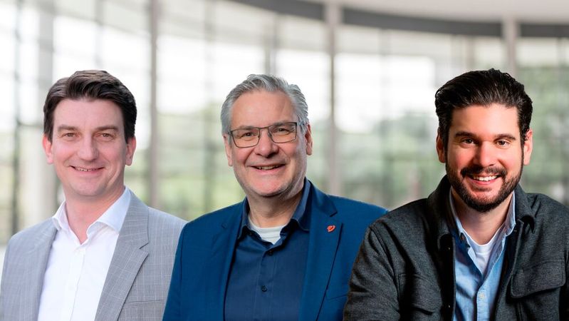 (v. l.) Andreas Rückriegel (Secunet), Christof Orth (Red Hat) und Milos Rusic (Deepset) freuen sich auf die Zusammenarbeit.(Bild:  Secunet / Red Hat / Deepset / bearb. m. Canva)