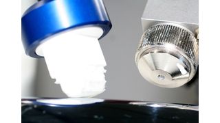 Der Auftrag von Antiknarzlack kann berührend mit Filz oder kontaktlos mit Sprühventil erfolgen. Bild: Walther Systemtechnik (Archiv: Vogel Business Media)