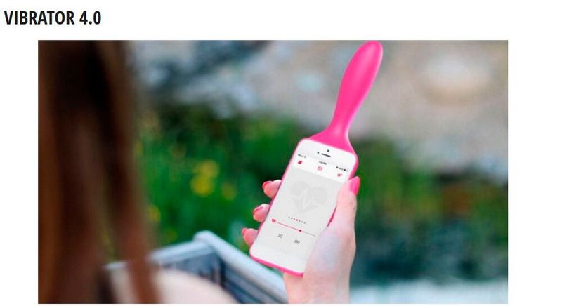 Darauf haben wir alle schon gewartet: Mit Hilfe dieser Handyhülle und der passenden Vibrator-App entsteht ein smartes Sex-Spielzeug, das die Vibrationen des Smartphones nutzt. 7 verschiedene Vibrationsmodi und ein Editor, mit dem man seine persönlichen Vibrationsrythmen komponieren kann sorgen für zusätzlichen Spaß. Leider kann die Handyhülle derzeit noch nicht sofort bestellt, werden, aber unter www.izivibe.com kann man sich seine Bestellung schon mal vormerken lassen. (Bild: http://de.ubergizmo.com/2015/11/20/vibrator-4-0.html)