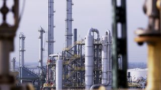 Evonik has fifty years of experience with isophorone chemistry and continuously improves its process technologies. (icon) (Picture: Evonik)
