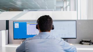 Was kann man gegen den allgegenwärtigen Fachkräftemangel als produzierendes Unternehmen tun? Antworten will die EMO Hannover 2023 geben. Hier aber schon vorab einige Tipps. Remote Support, wie er von Trumpf gehandhabt wird, ist zum Beispiel ein Mittel gegen Personalprobleme. (Bild: Trumpf)