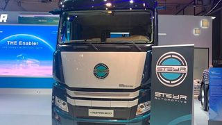 Mit dem Etopas 600 wird nun ein Elektro-Lkw bei Steyr in Österreich gebaut. Das Besondere ist, dass er aus europäischen und chinesischen Komponenten zusammengesetzt wird. Hier mehr zu den beteiligten Unternehmen und der Entscheidung zum Bau des E-Brummis ... (Bild: Steyr)