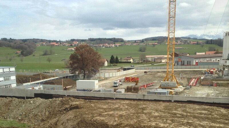 Vue plongeante sur le chantier de la nouvelle usine Nespresso à Romont. (MSM / JR Gonthier)