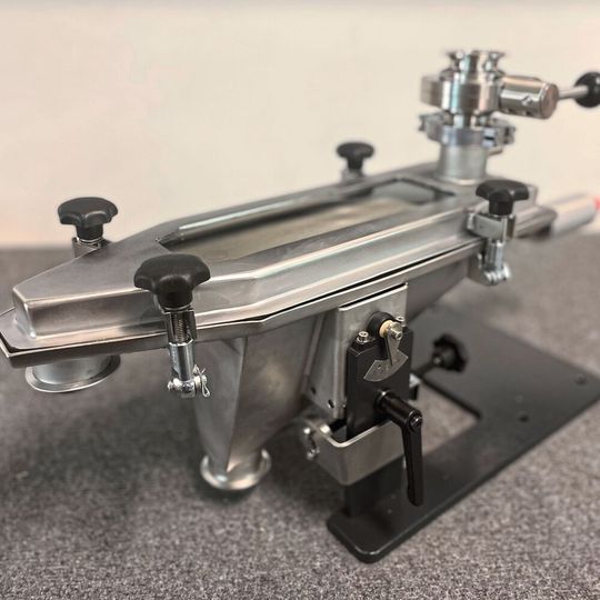 Die Dorstener Gruppe zeigt auf der Powtech unter anderem das Siebsystem CSM 300.(Bild:  Dorstener Drahtwerke)