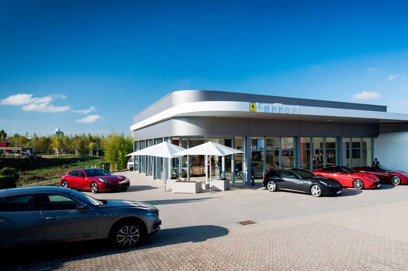 Das umgebaute Lueg-Sportivo-Zentrum erstrahlt auch am Tag in neuem Glanz. (Lueg Sportivo)