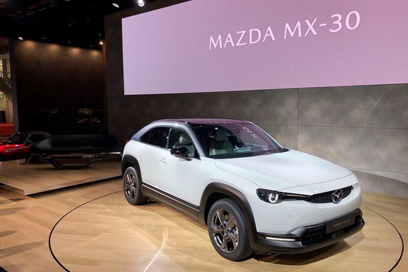Mazda präsentiert in Tokio sein erstes rein batterieelektisches Fahrzeug, den MX-30. (SP-X/Michael Gebhardt)