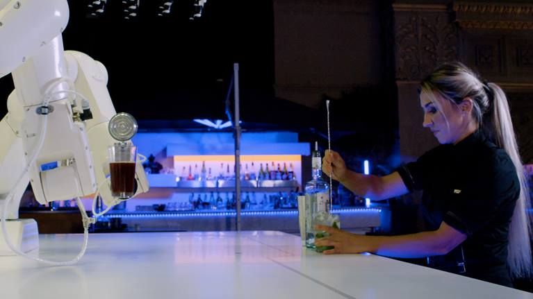 (Quelle:  Makr Shakr)