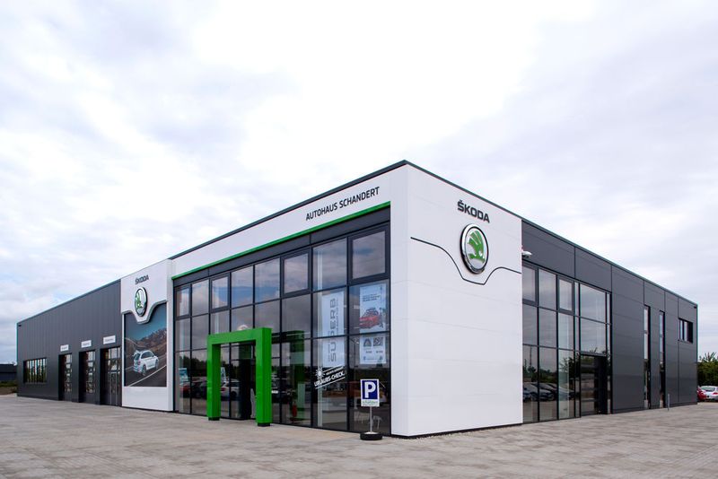 Das Autohaus Schandert in Dessau-Roßlau setzt als 444. Betrieb auf den neuen Skoda-Markenauftritt. (Skoda)
