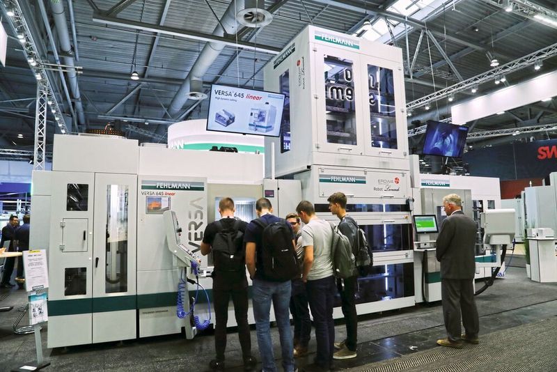 Automationsbeispiel: Fehlmann Versa 645 linear mit Automation von Erowa. (Anne Richter, SMM)