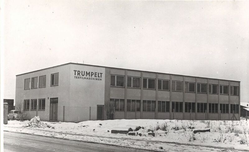 1969 in Bayreuth: Übernahme der Schaftmaschinenfabrik „Erich Trumpelt“ und Namensänderung in „Stäubli & Trumpelt“. (Stäubli )