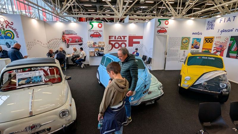 Auch einige Clubs waren auf der Auto e Moto d'Epocha vertreten. (Bild: Dominsky)