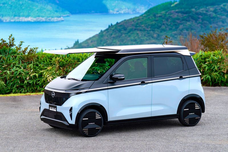 Nissan hat für seinen Elektro-Van Sakura ein variables Solardach entwickelt. (Bild: Nissan)