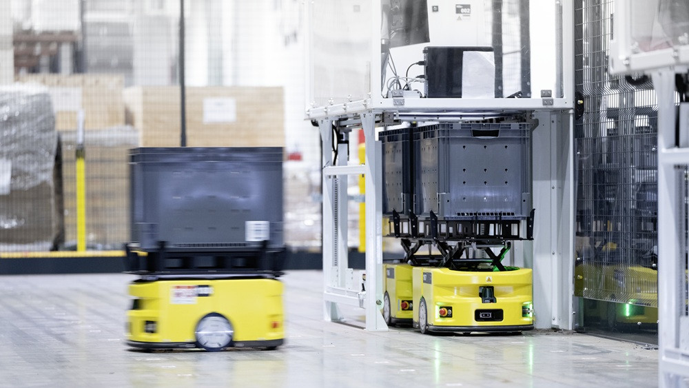Autonome-Mobile-Roboter-L-sung-f-r-die-steigenden-Anforderungen-im-E-Commerce-Fulfillment