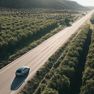 E-Autos kosteten im Betrieb in Europa im Jahr 2025 rund ein Drittel weniger als Fahrzeuge mit Verbrennungsmotor. (Bild: Volvo)